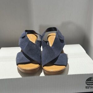Mila Paoli Dark Blue Wedge‎ Sandals Size 10